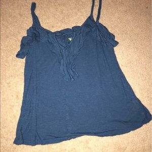 blue tank top